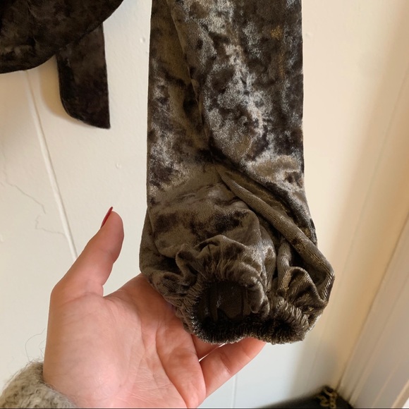 LF front tie velvet crop! - Picture 6 of 8